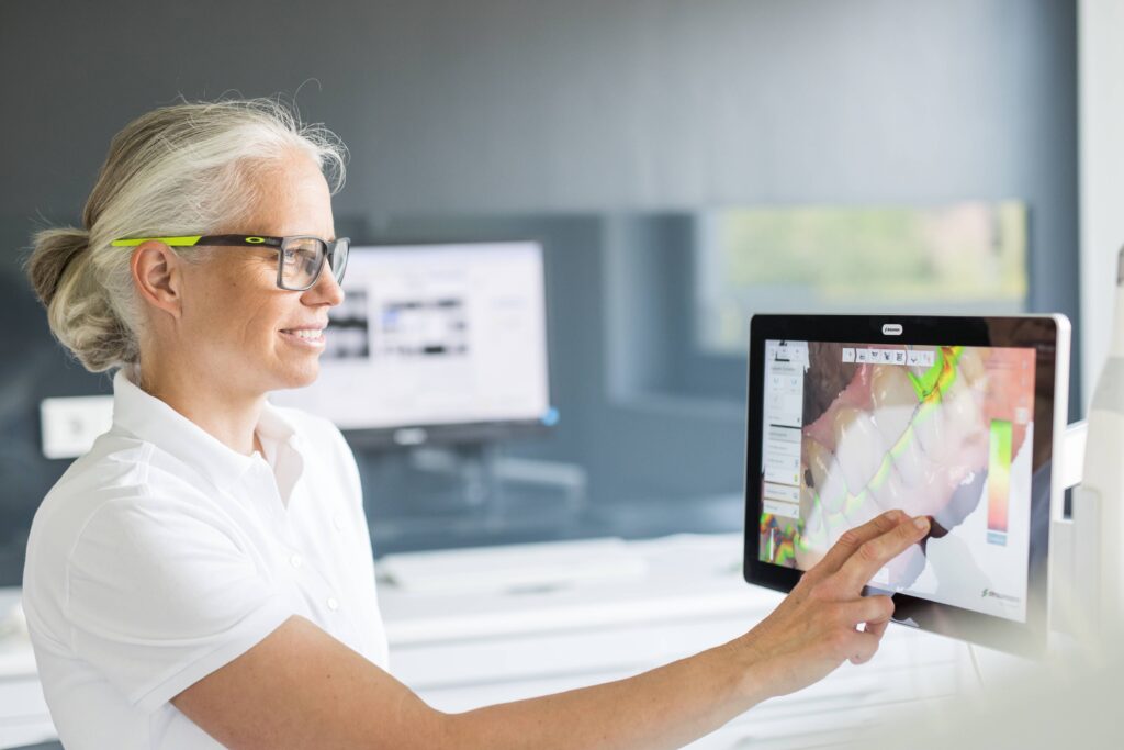 Erhalten Sie noch am selben Tag einen provisorischen Zahnersatz.